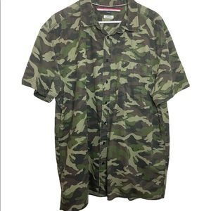 Mens Tommy Hilfiger short sleeve button up camo shirt size XXL